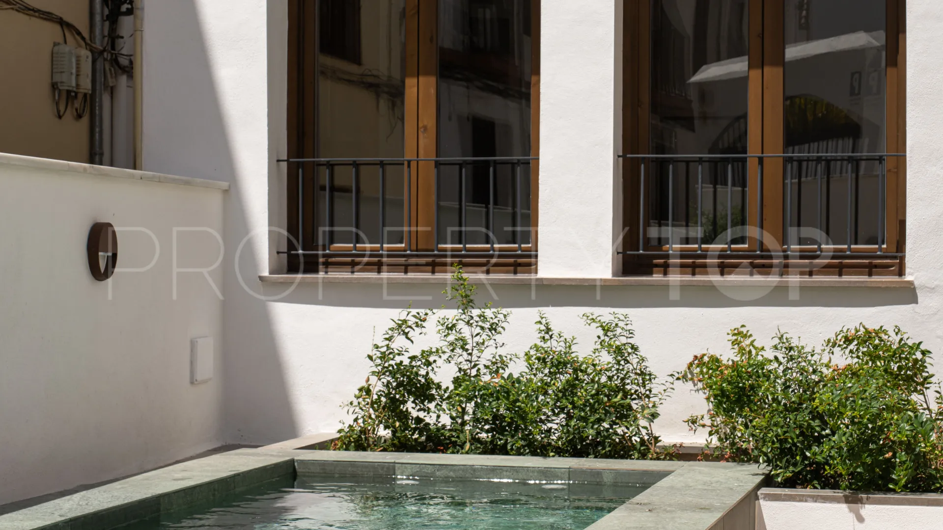 For sale triplex with 3 bedrooms in Albaicín