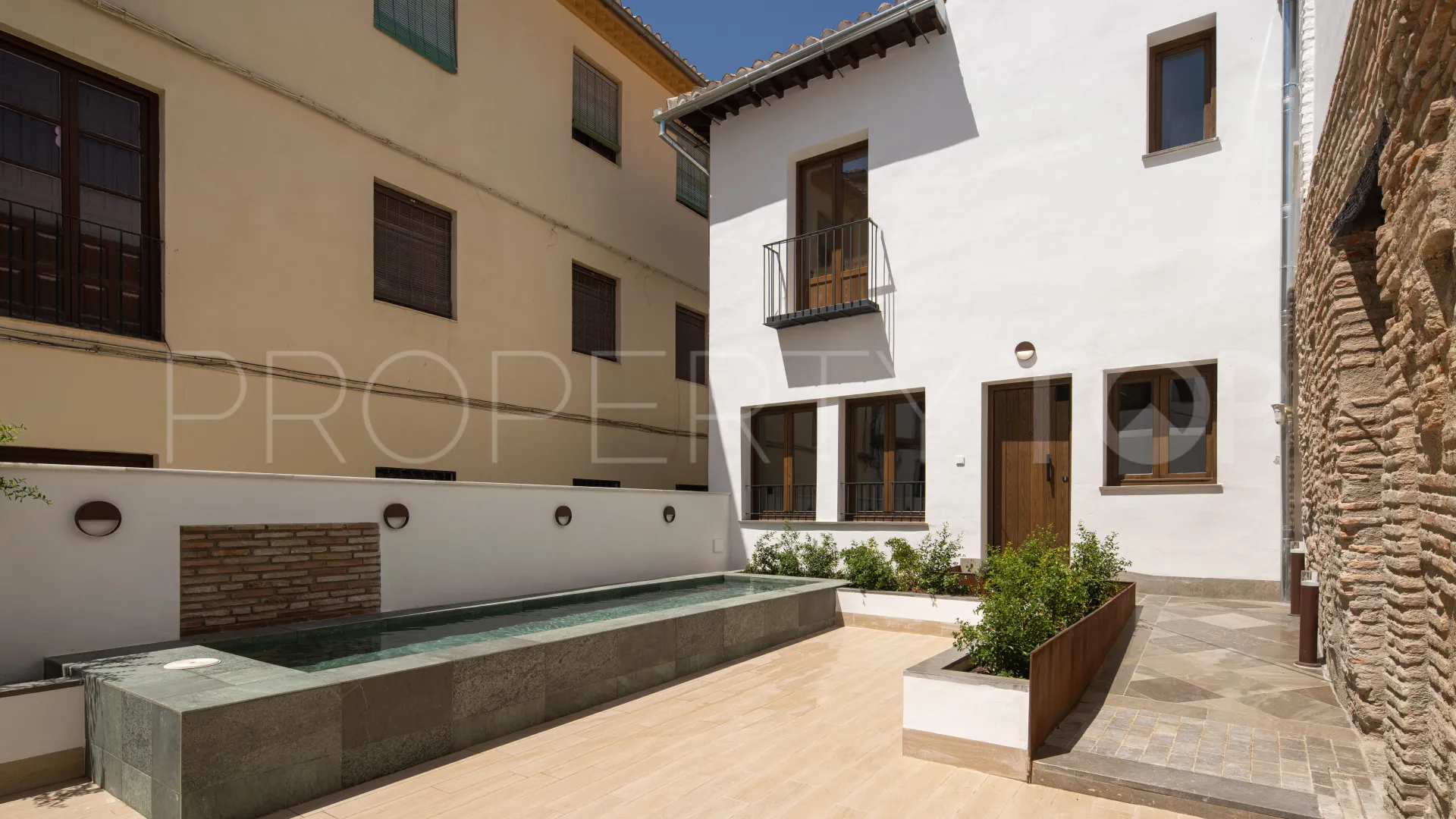 For sale triplex with 3 bedrooms in Albaicín