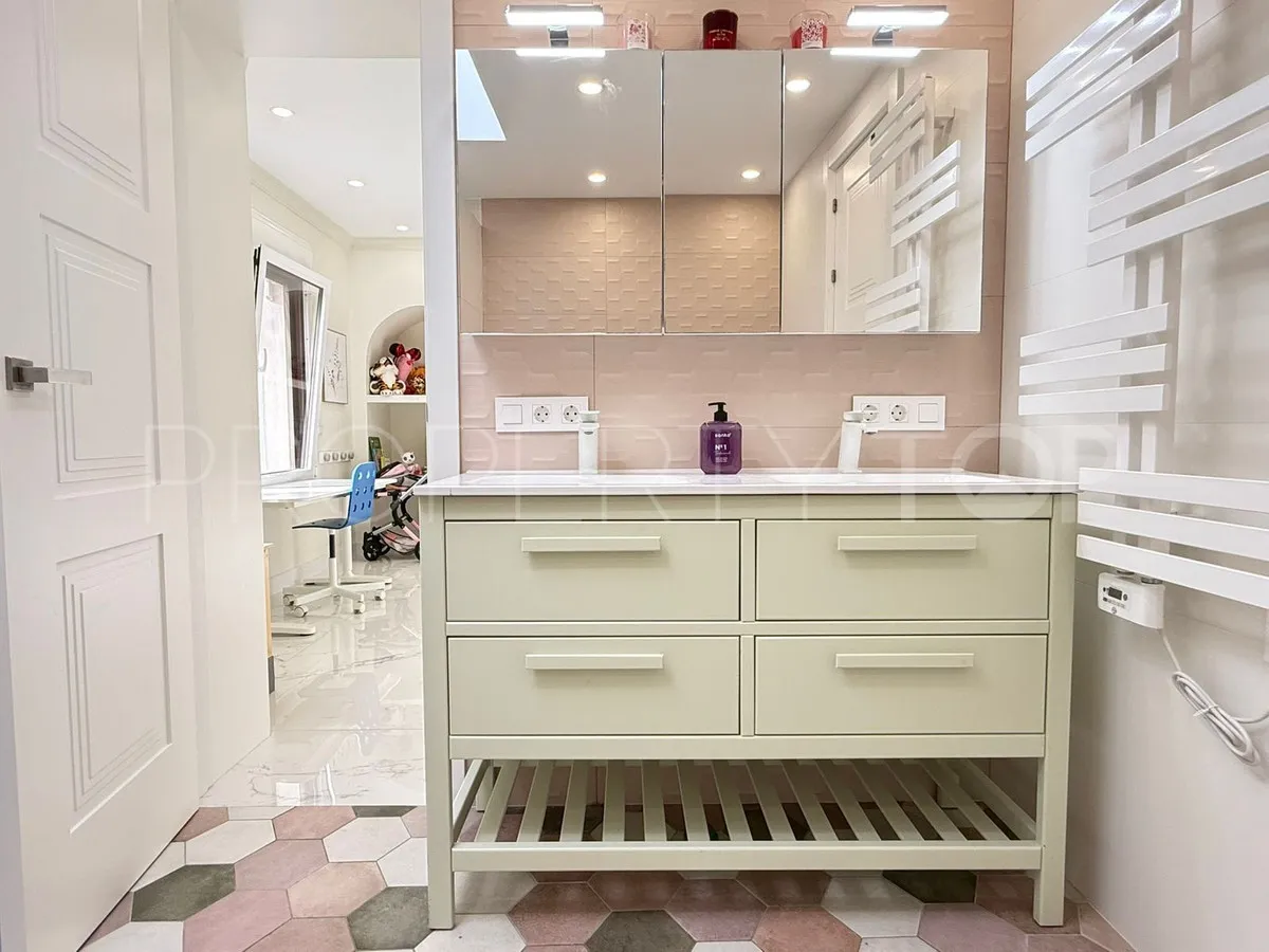 Villa for sale in Marbella City