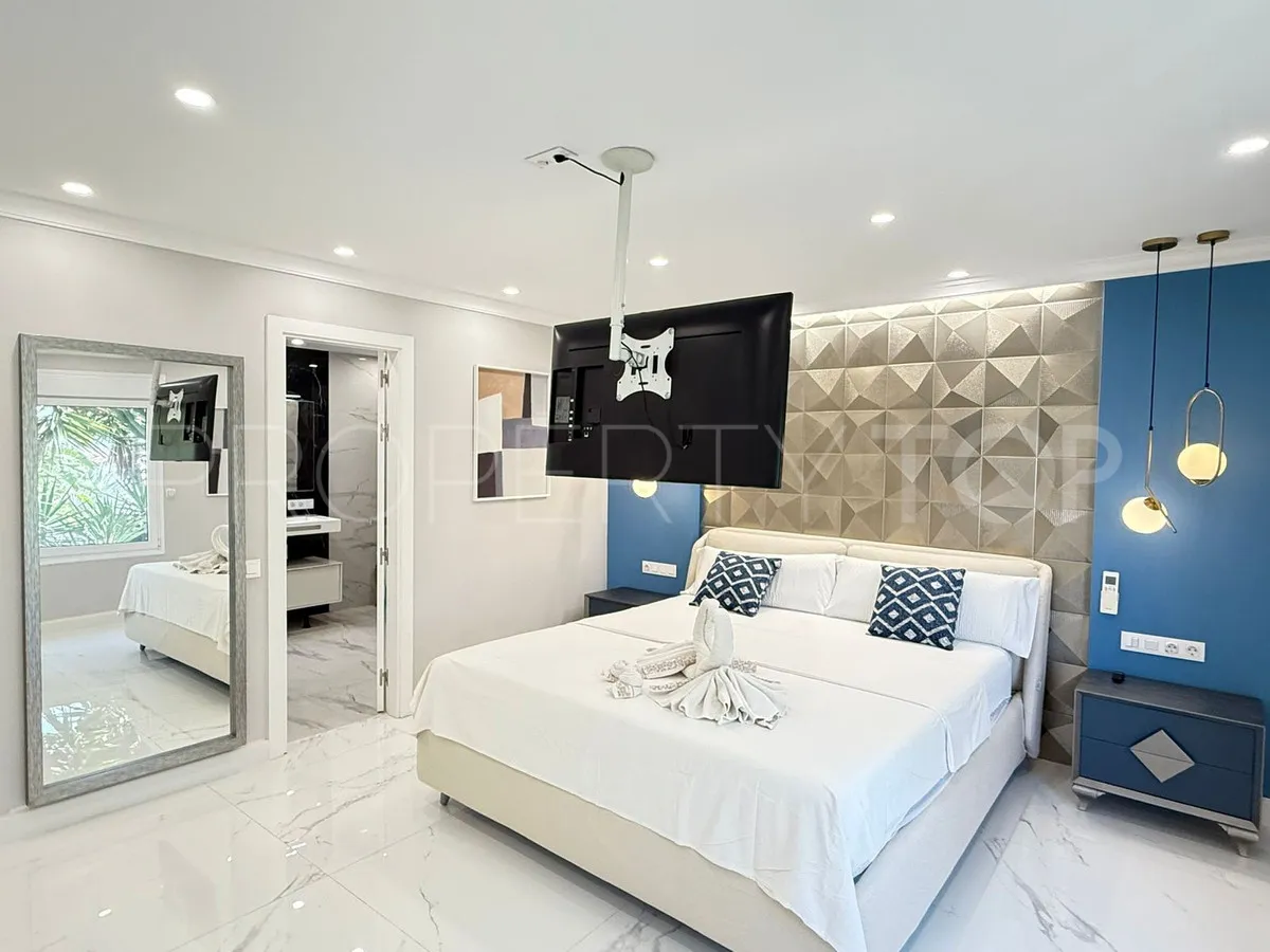 Villa for sale in Marbella City
