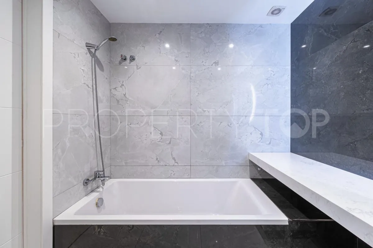 Ground floor apartment for sale in Nueva Andalucia