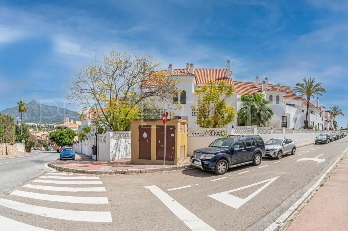 Ground floor apartment for sale in Nueva Andalucia