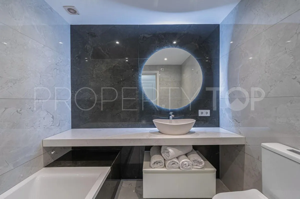 Ground floor apartment for sale in Nueva Andalucia