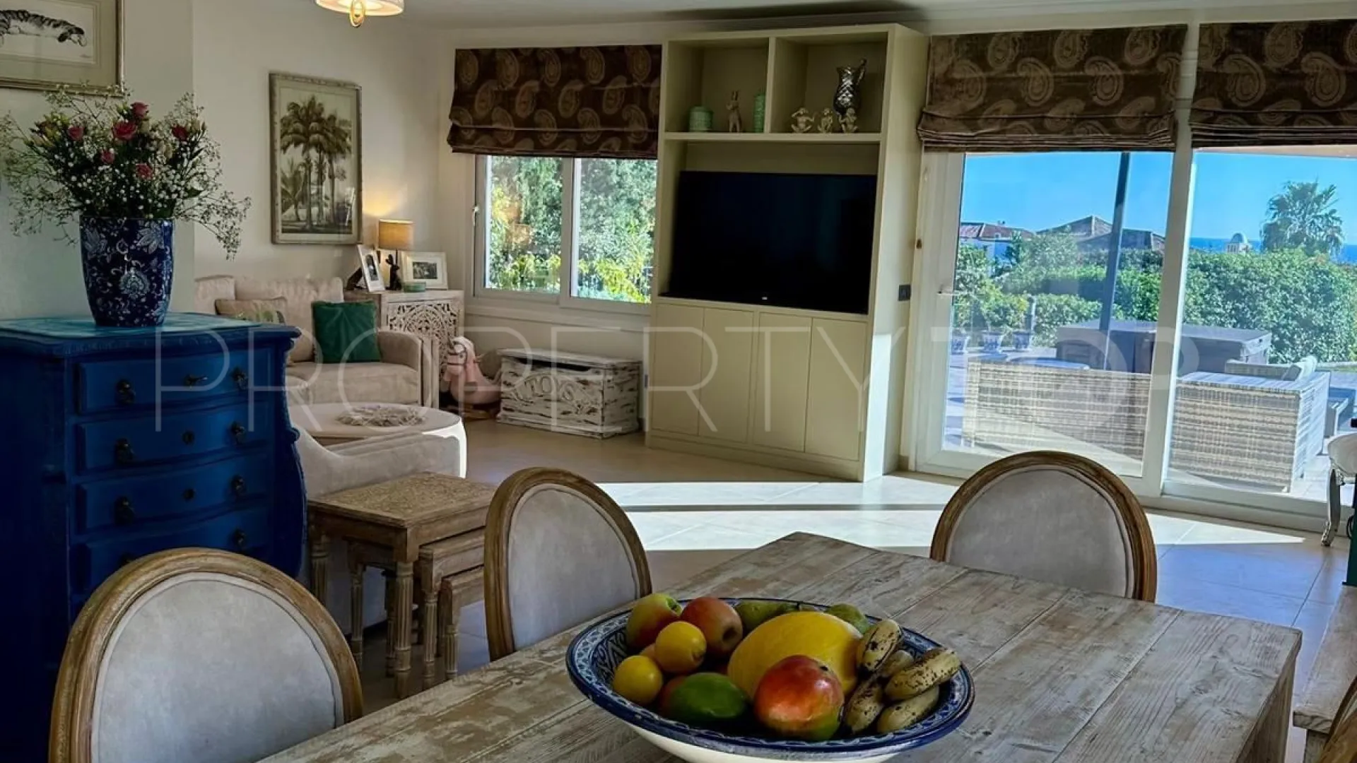 6 bedrooms villa for sale in Estepona