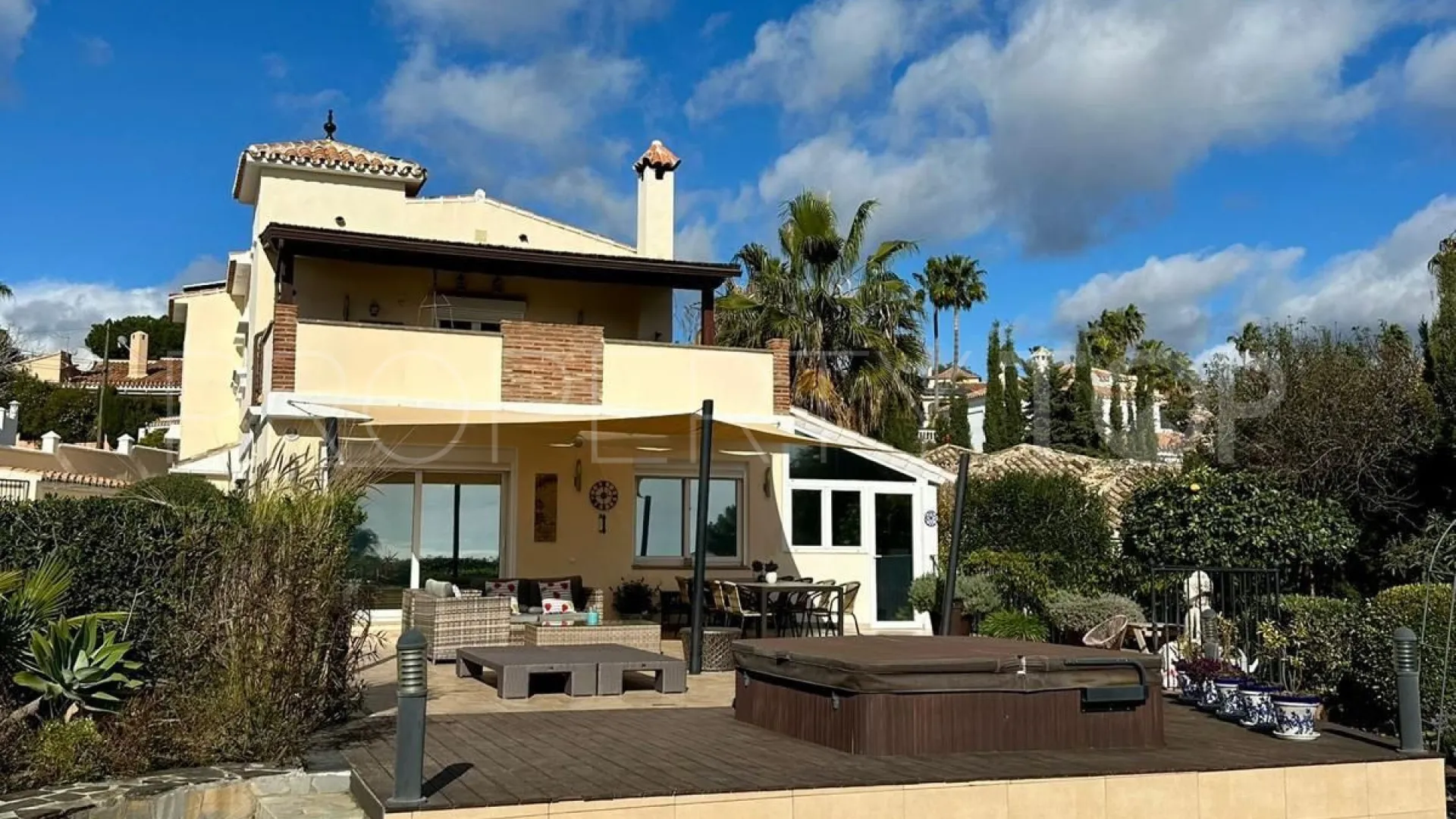 6 bedrooms villa for sale in Estepona