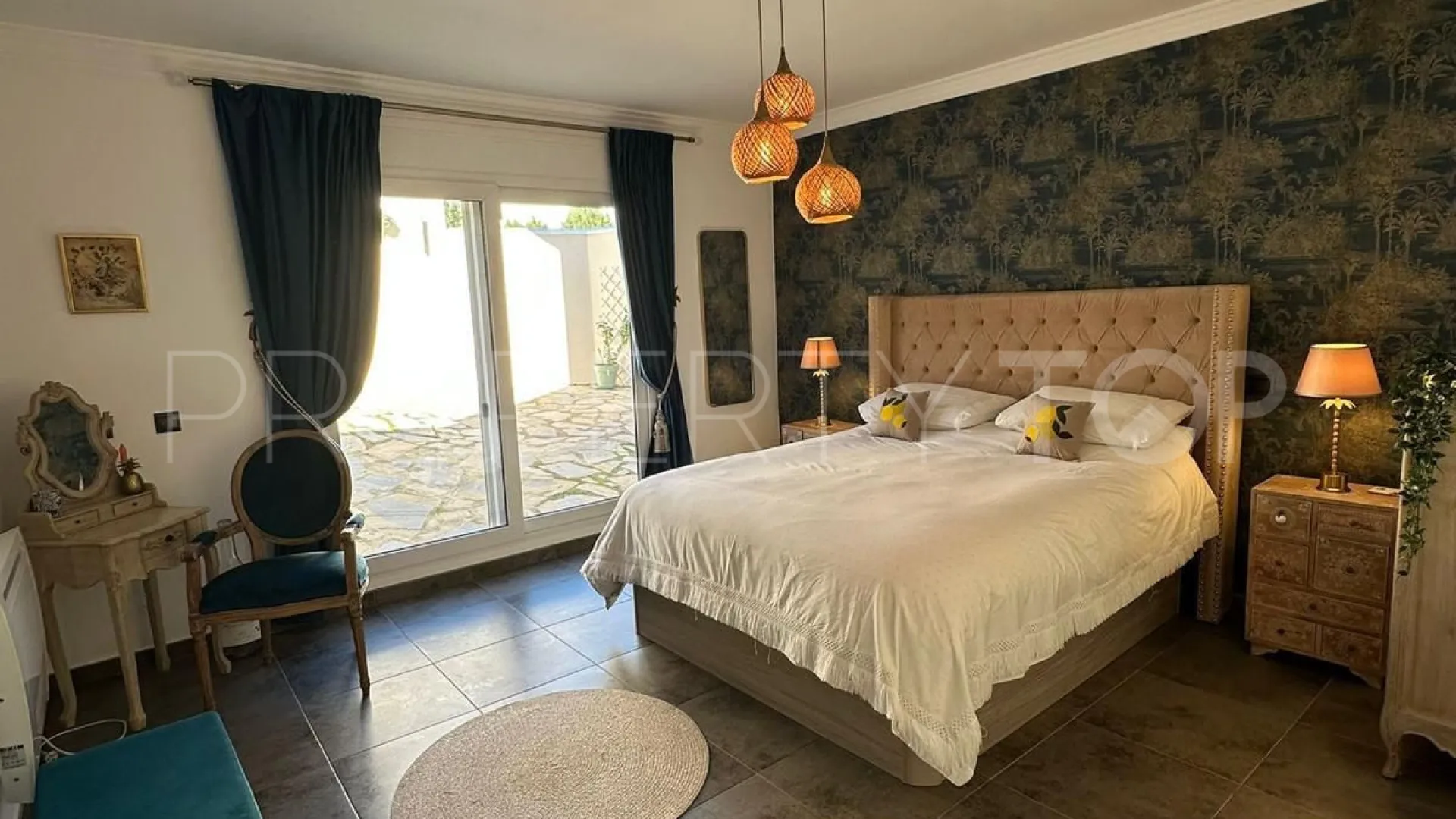 6 bedrooms villa for sale in Estepona
