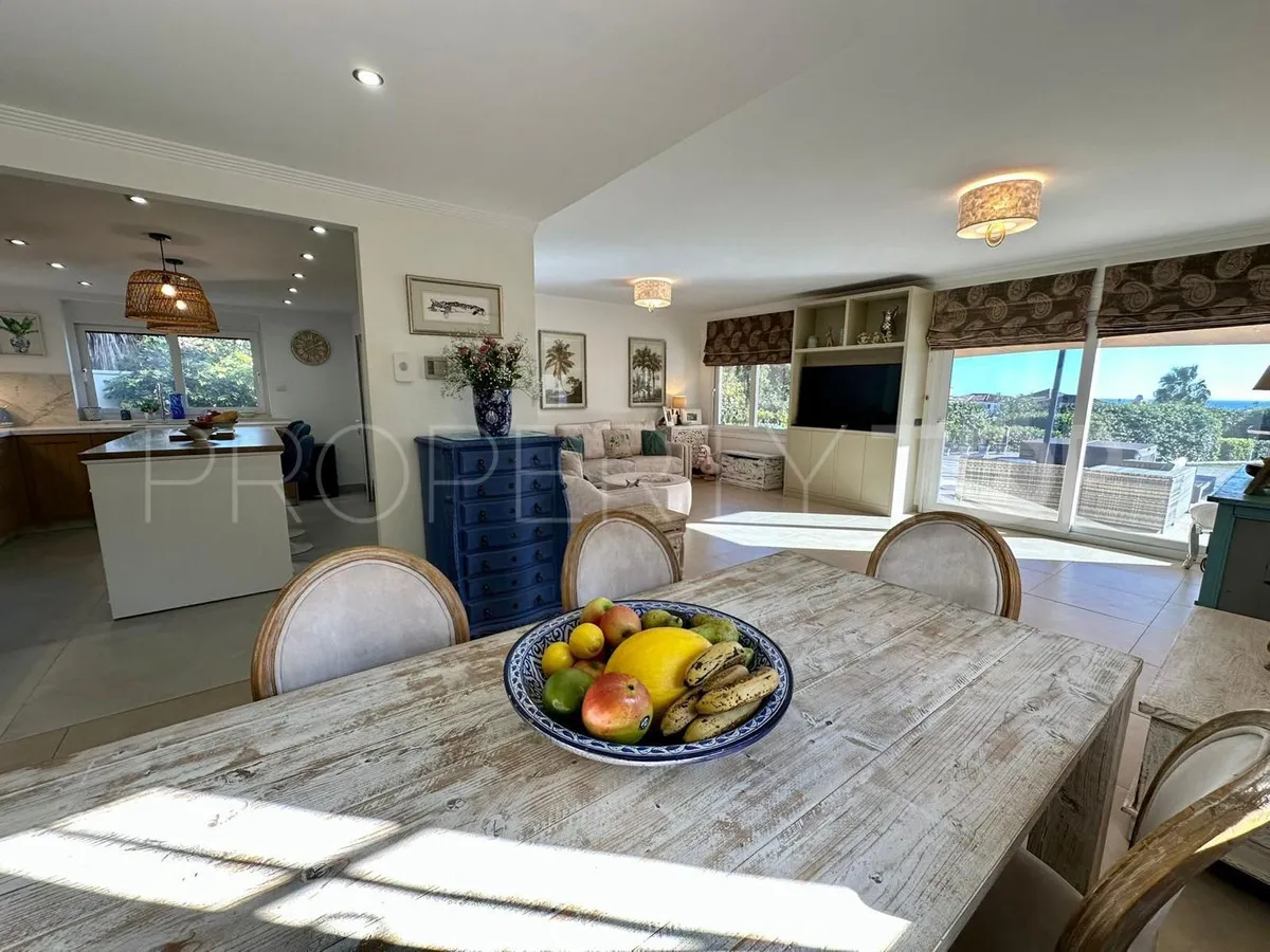 6 bedrooms villa for sale in Estepona