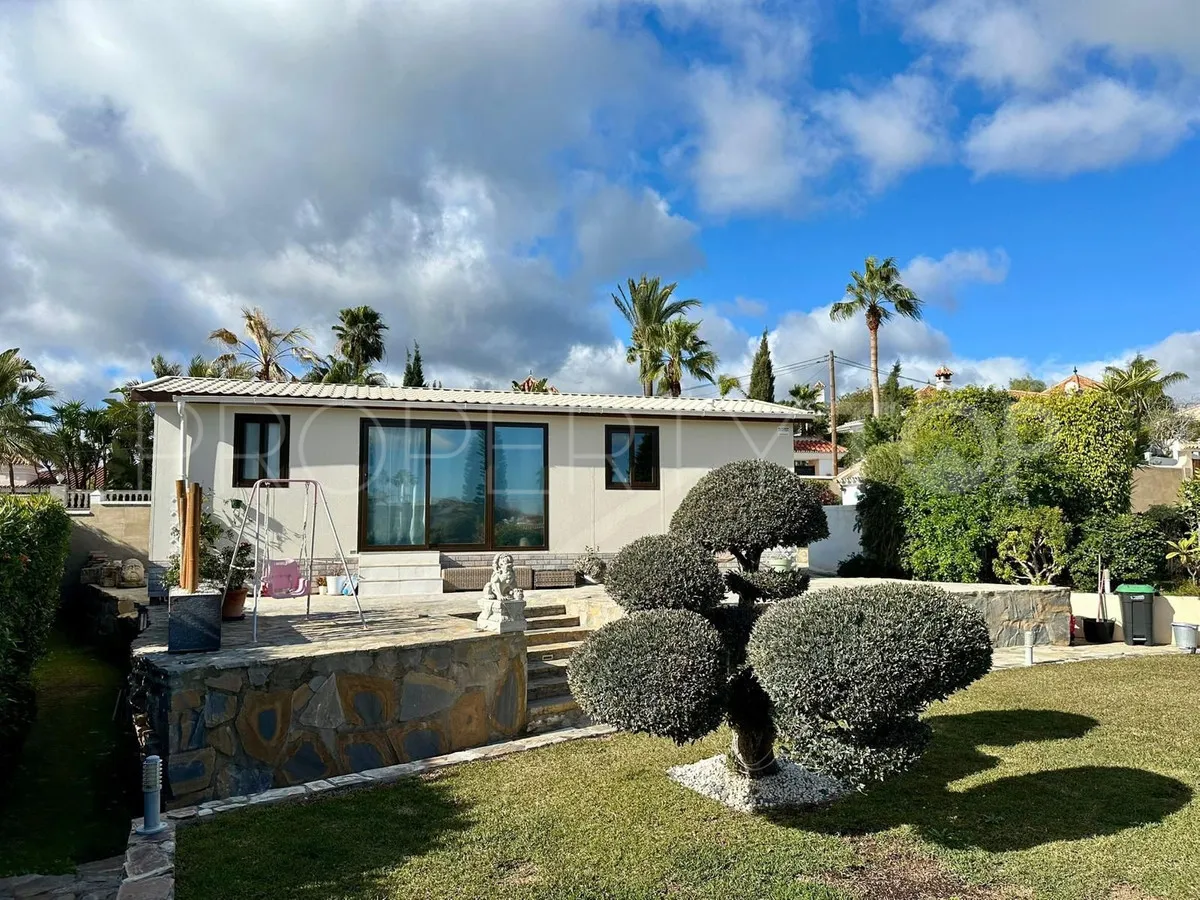 6 bedrooms villa for sale in Estepona