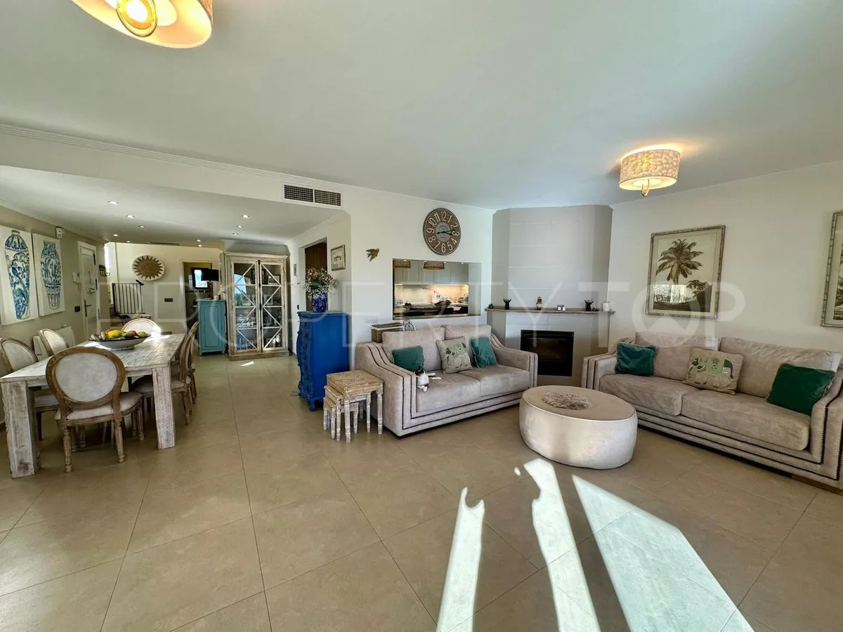6 bedrooms villa for sale in Estepona