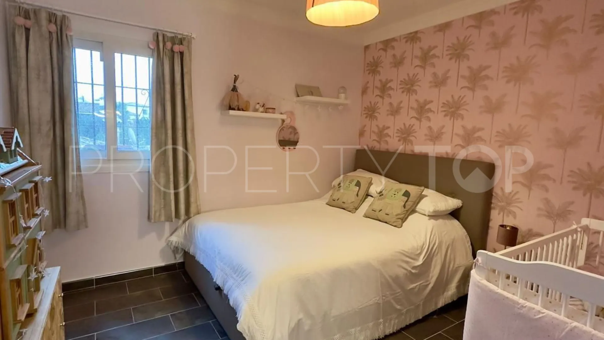 6 bedrooms villa for sale in Estepona