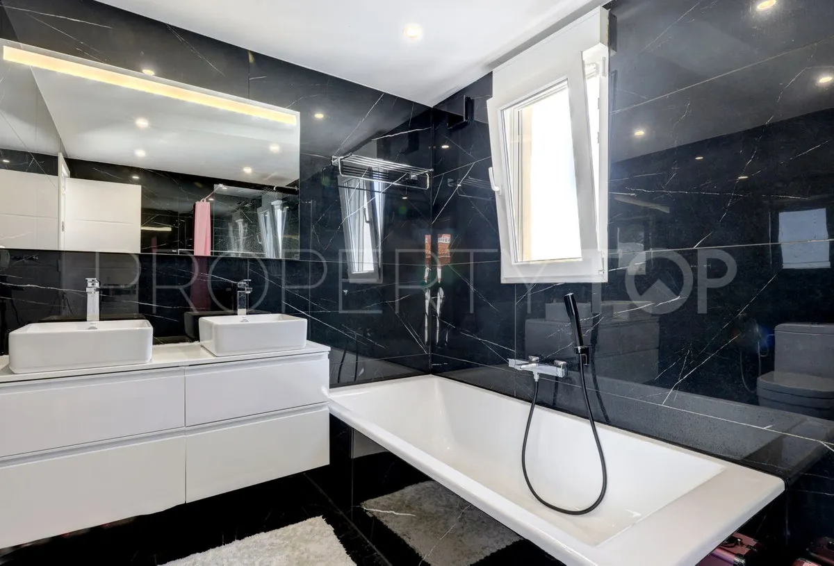 Comprar adosado en Marbella Ciudad con 3 dormitorios