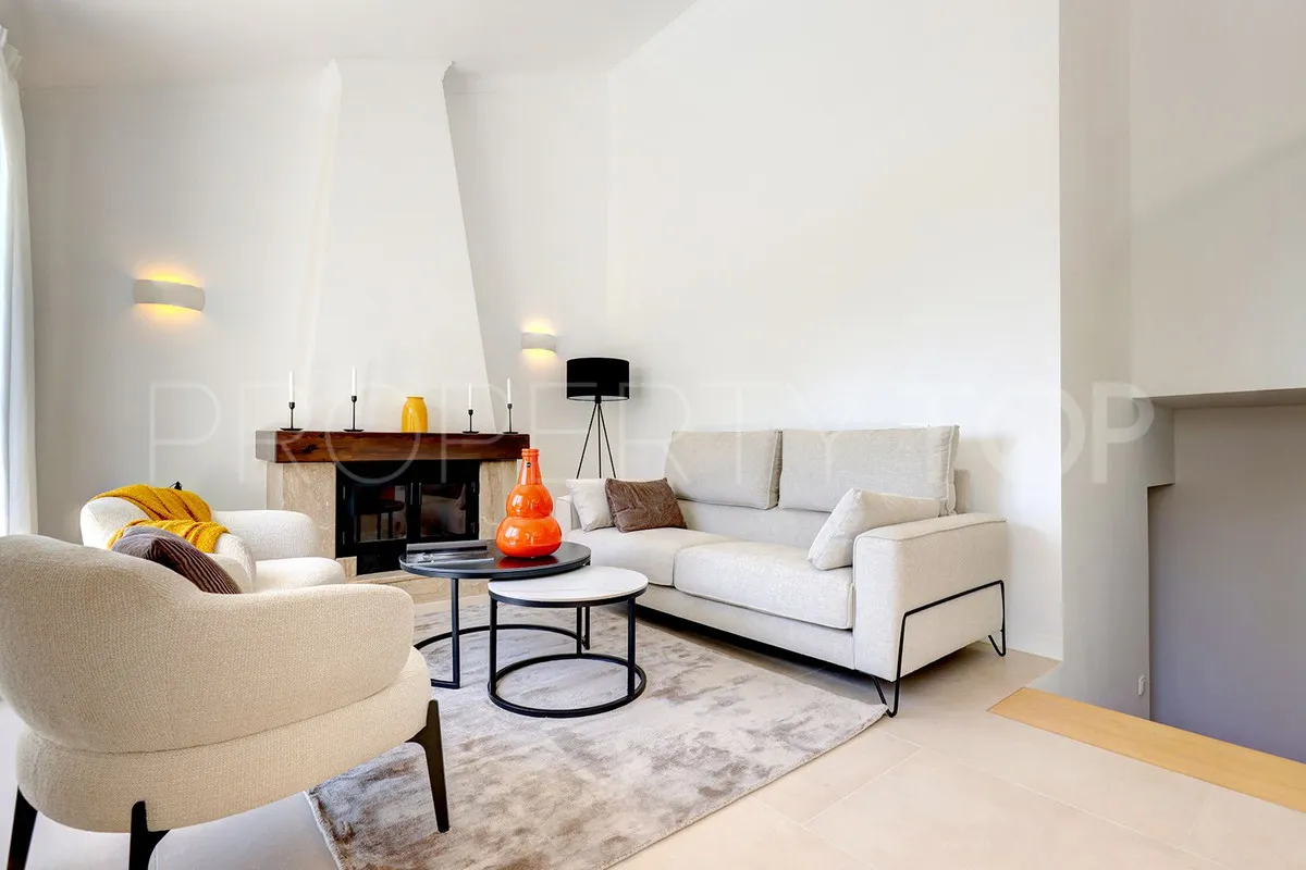 Las Chapas 4 bedrooms villa for sale