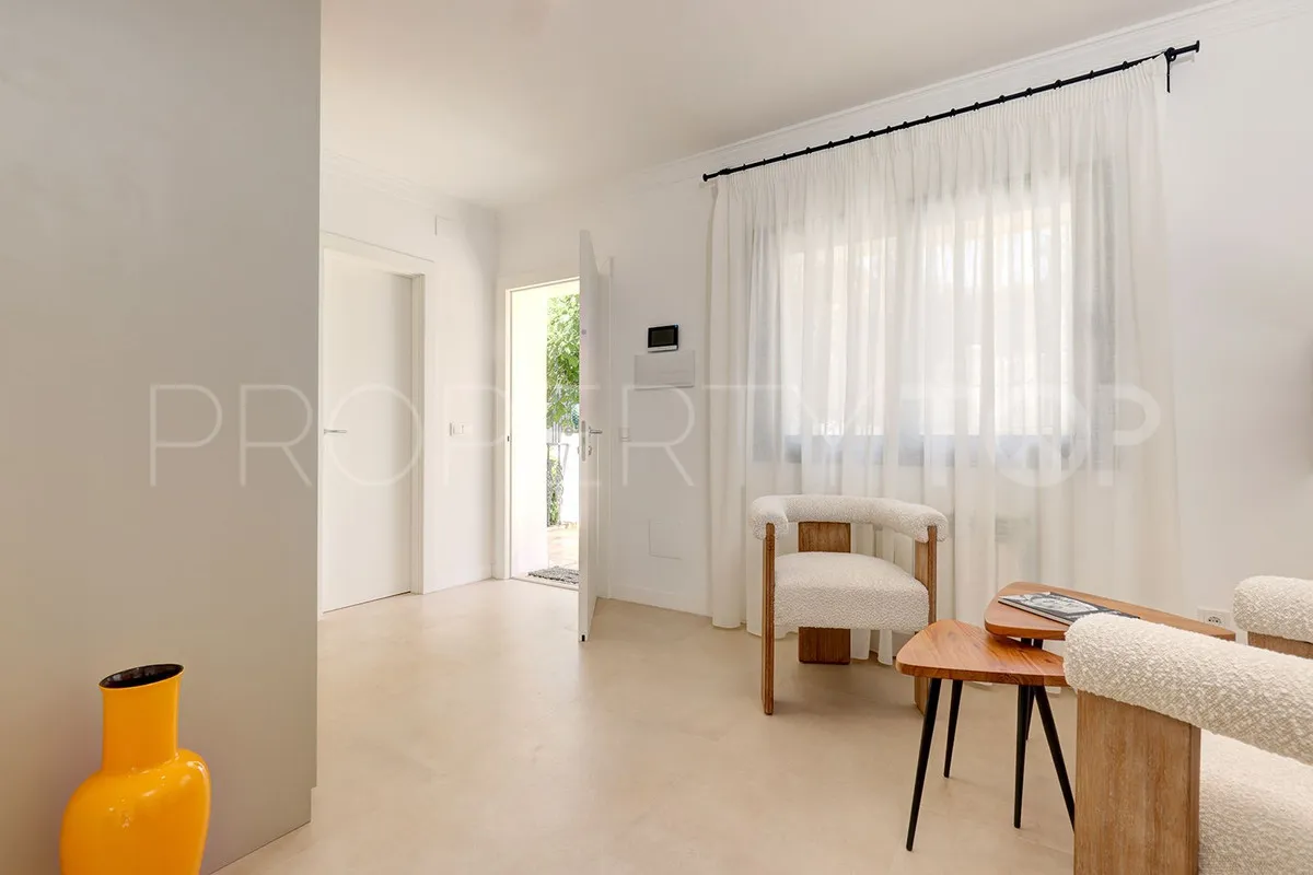 Las Chapas 4 bedrooms villa for sale
