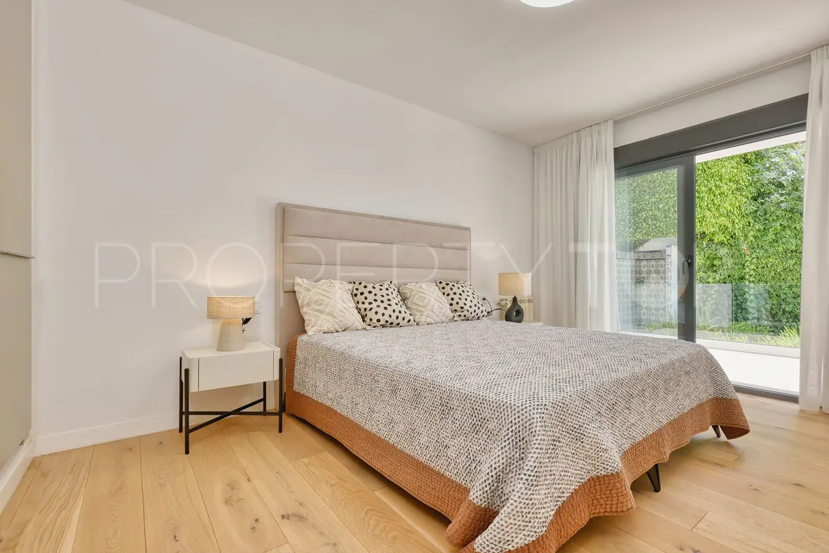 Las Chapas 4 bedrooms villa for sale
