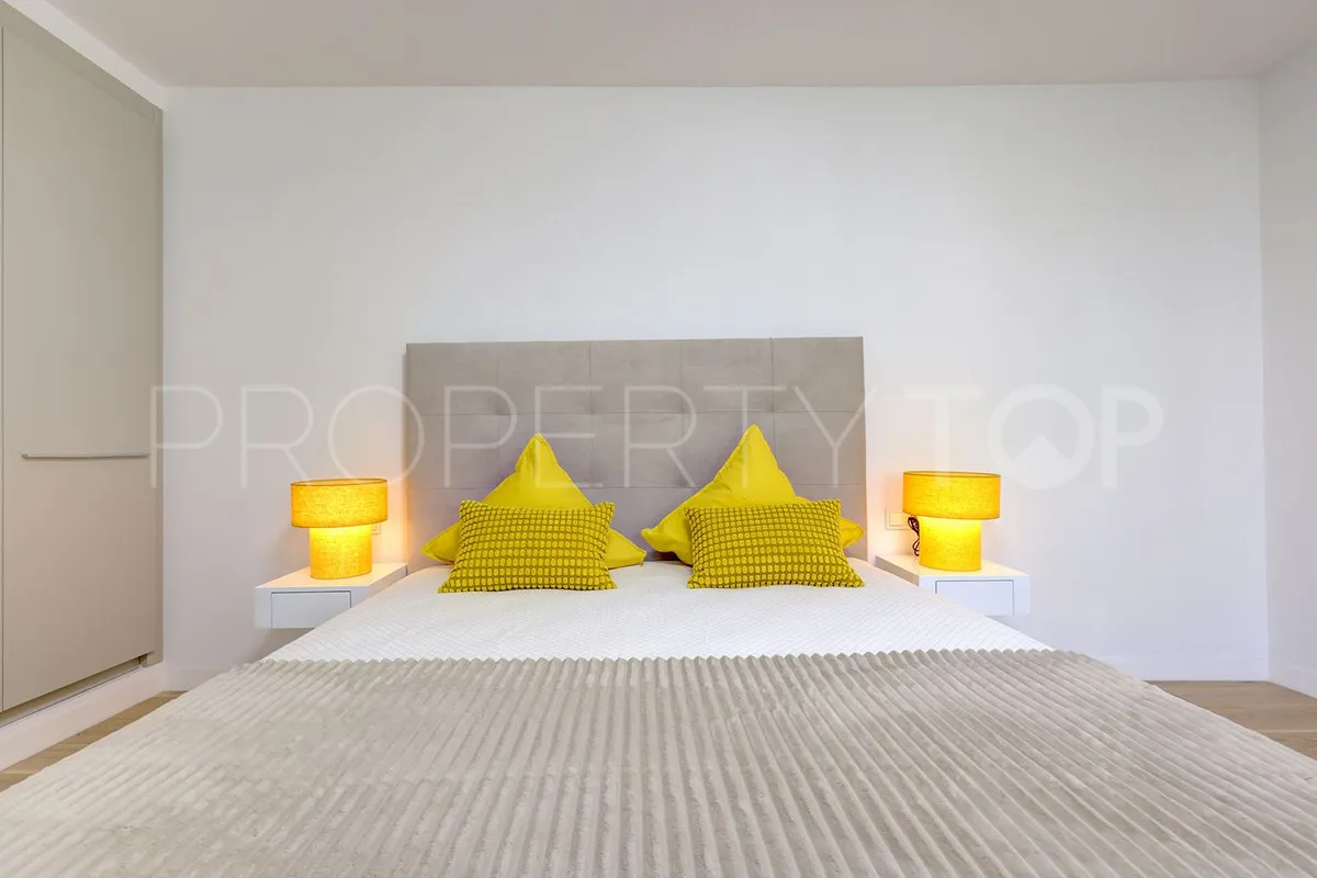Las Chapas 4 bedrooms villa for sale
