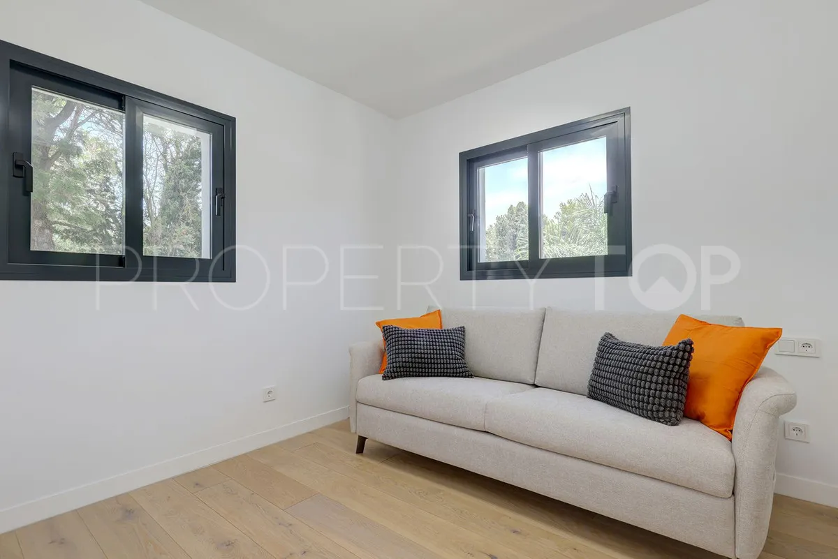 Las Chapas 4 bedrooms villa for sale
