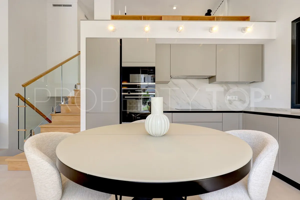 Las Chapas 4 bedrooms villa for sale
