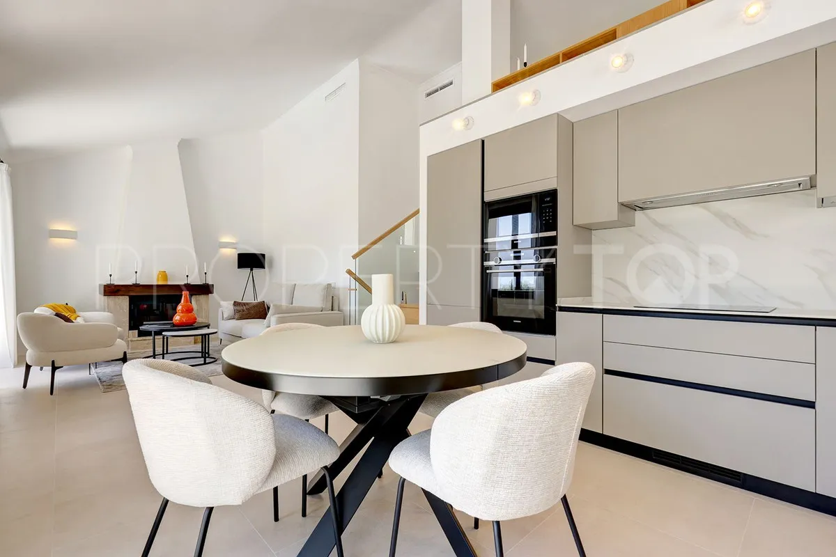 Las Chapas 4 bedrooms villa for sale