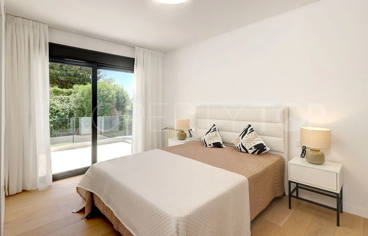 Las Chapas 4 bedrooms villa for sale