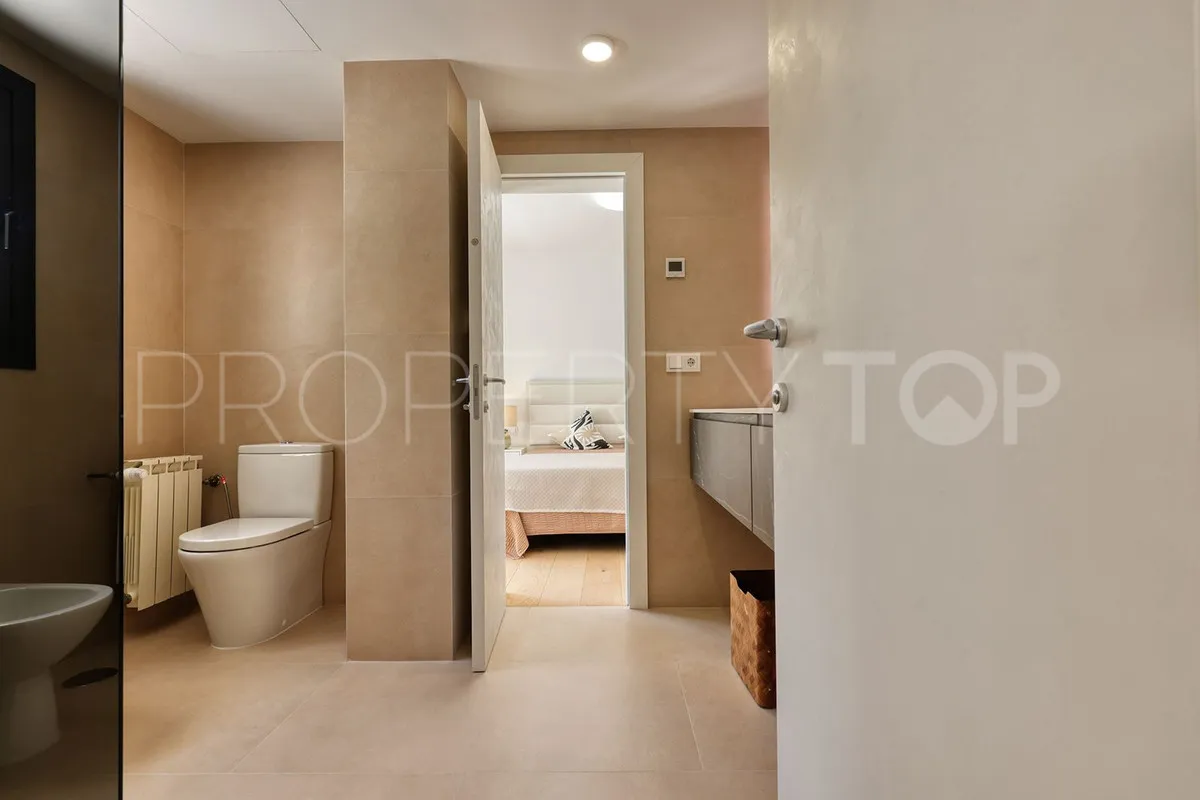 Las Chapas 4 bedrooms villa for sale