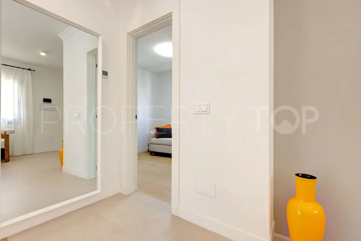 Las Chapas 4 bedrooms villa for sale