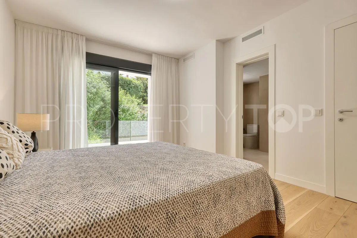 Las Chapas 4 bedrooms villa for sale