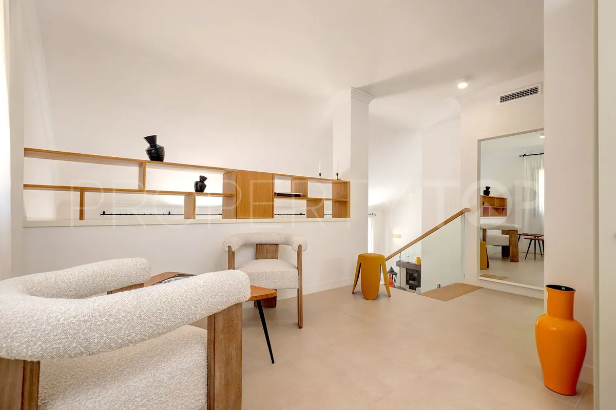 Las Chapas 4 bedrooms villa for sale