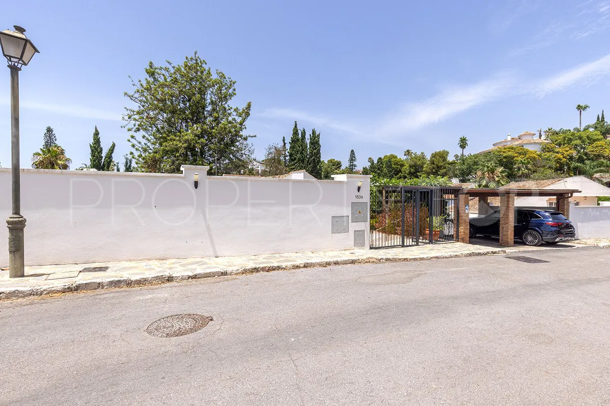 Las Chapas 4 bedrooms villa for sale