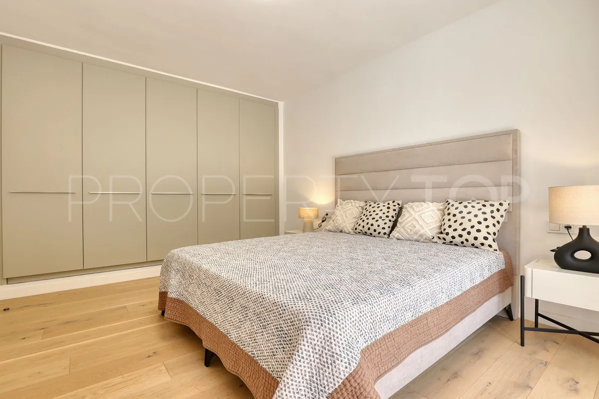 Las Chapas 4 bedrooms villa for sale