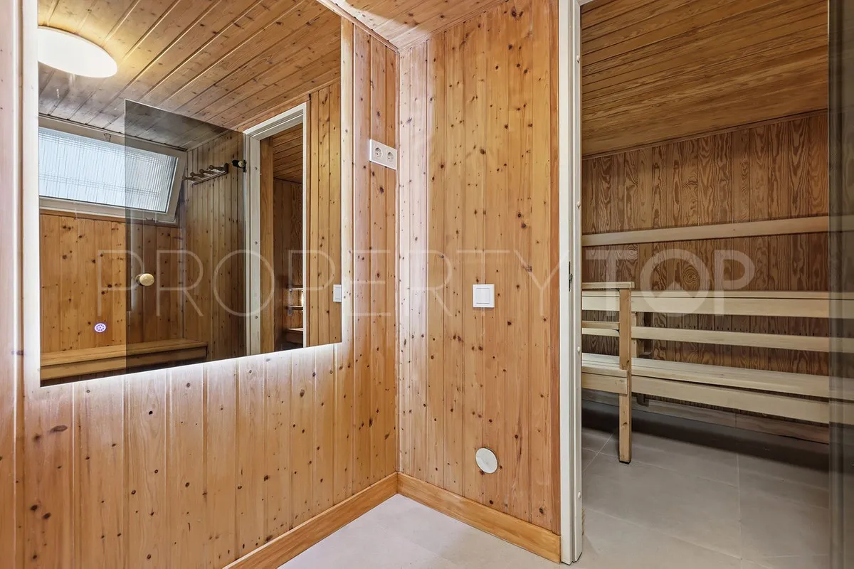 Las Chapas 4 bedrooms villa for sale