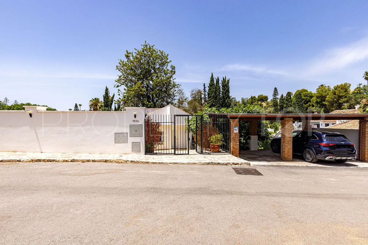 Las Chapas 4 bedrooms villa for sale
