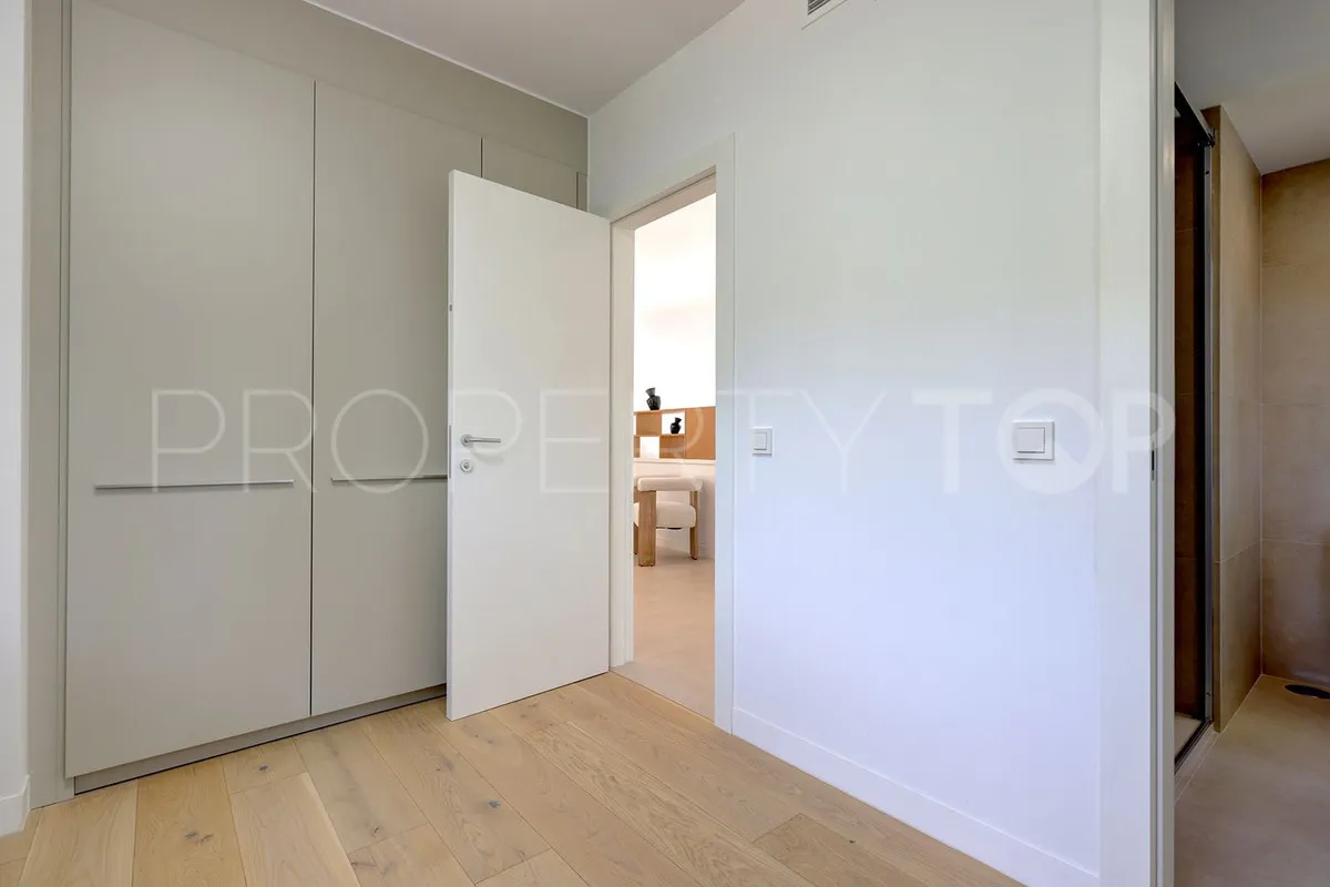 Las Chapas 4 bedrooms villa for sale