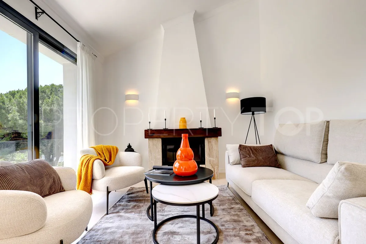 Las Chapas 4 bedrooms villa for sale
