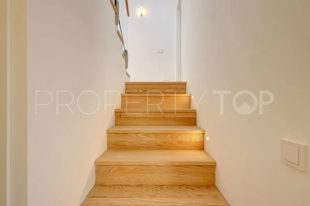 Las Chapas 4 bedrooms villa for sale