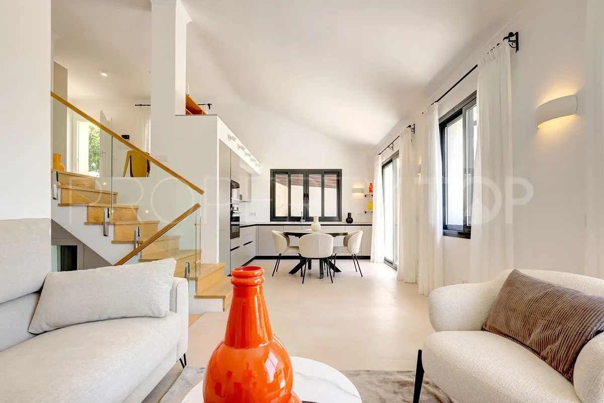 Las Chapas 4 bedrooms villa for sale