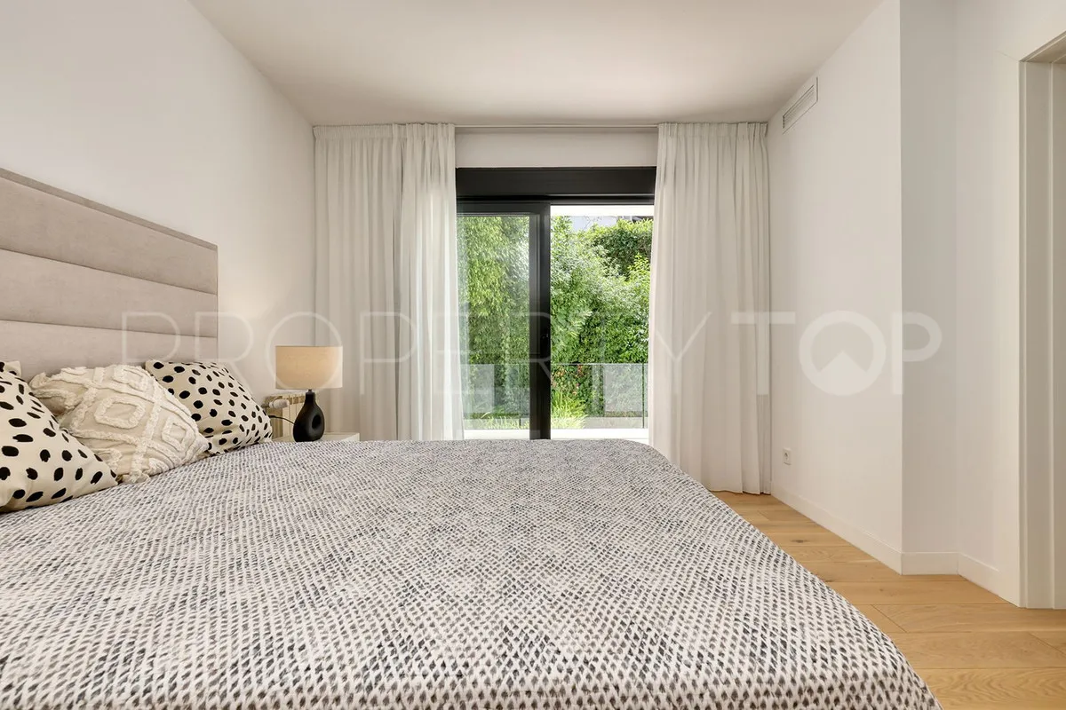Las Chapas 4 bedrooms villa for sale