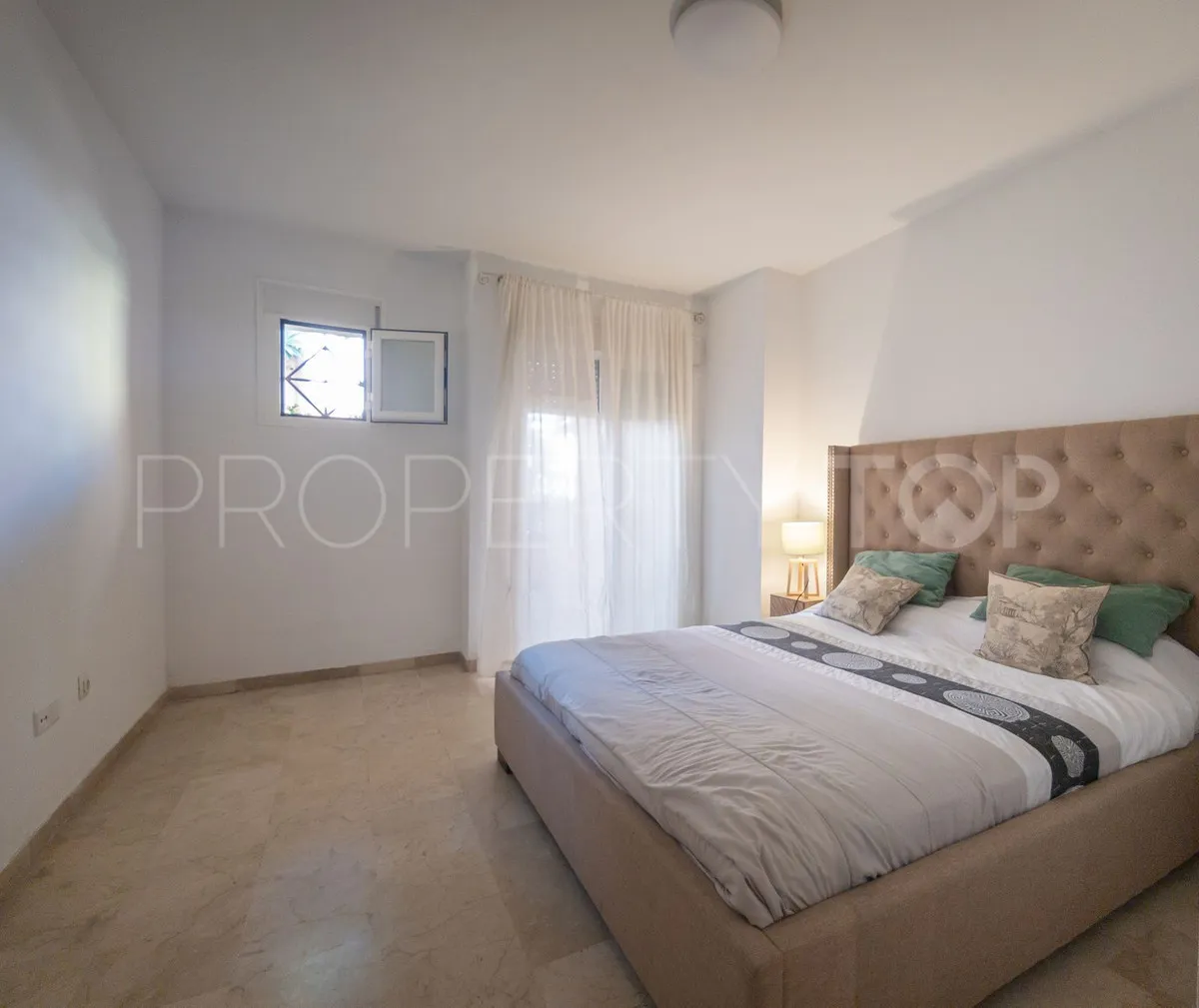 Guadalmina Alta, apartamento planta baja en venta con 2 dormitorios