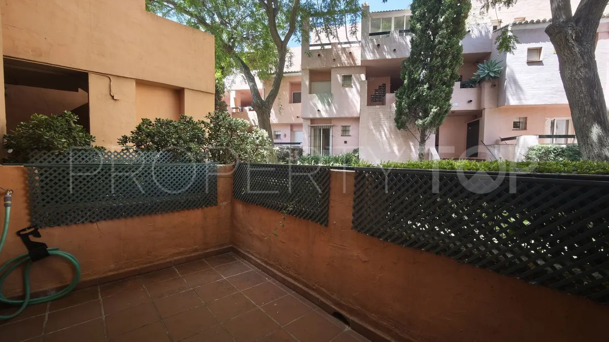 Guadalmina Alta, apartamento planta baja en venta con 2 dormitorios