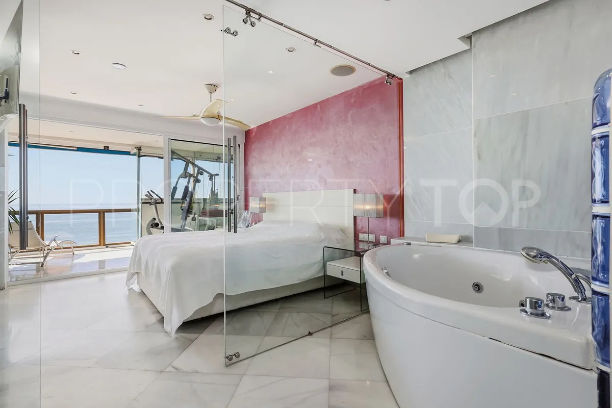 For sale apartment in Benalmadena Costa with 2 bedrooms