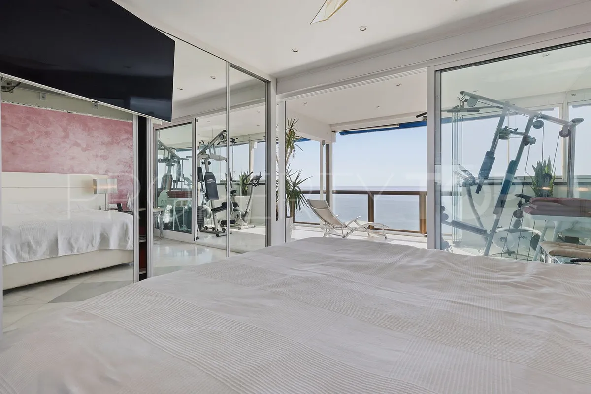 For sale apartment in Benalmadena Costa with 2 bedrooms