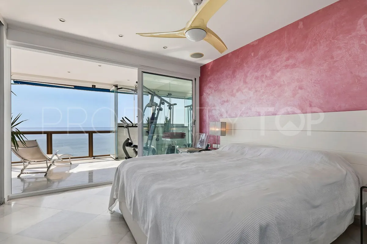 For sale apartment in Benalmadena Costa with 2 bedrooms