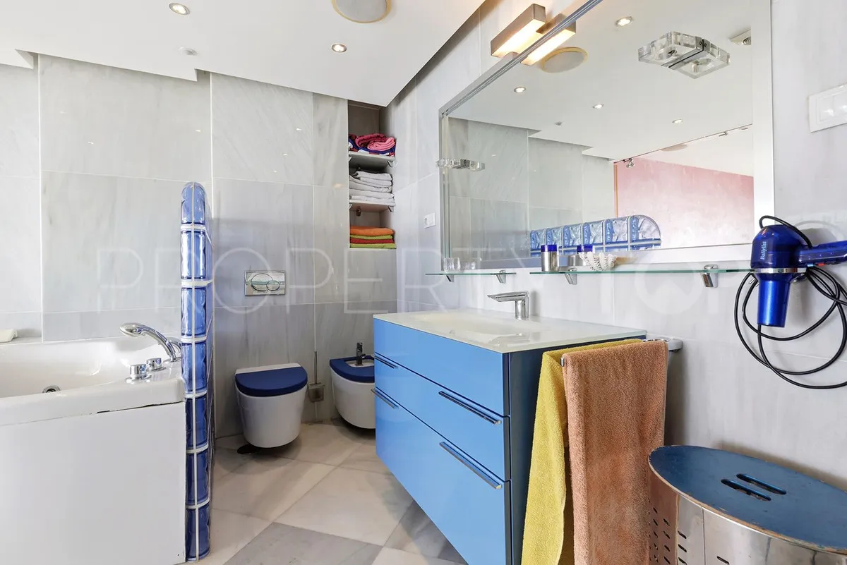 For sale apartment in Benalmadena Costa with 2 bedrooms