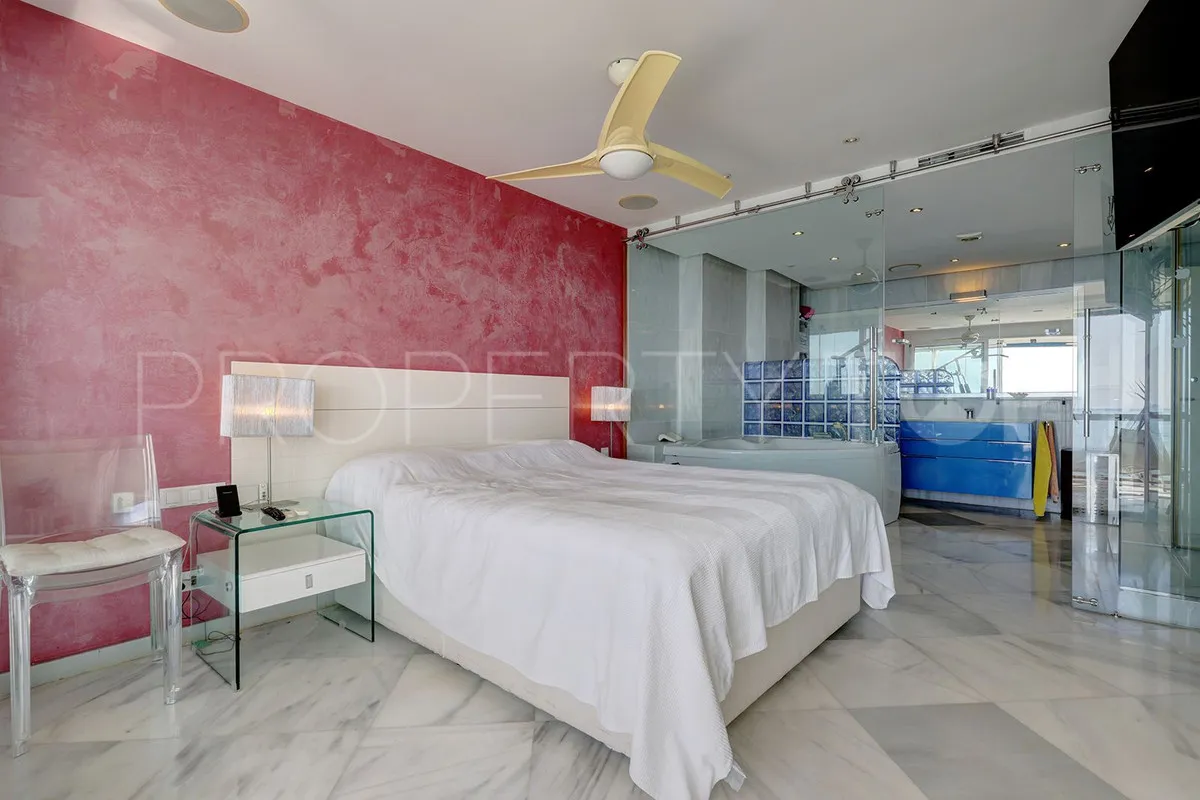 For sale apartment in Benalmadena Costa with 2 bedrooms