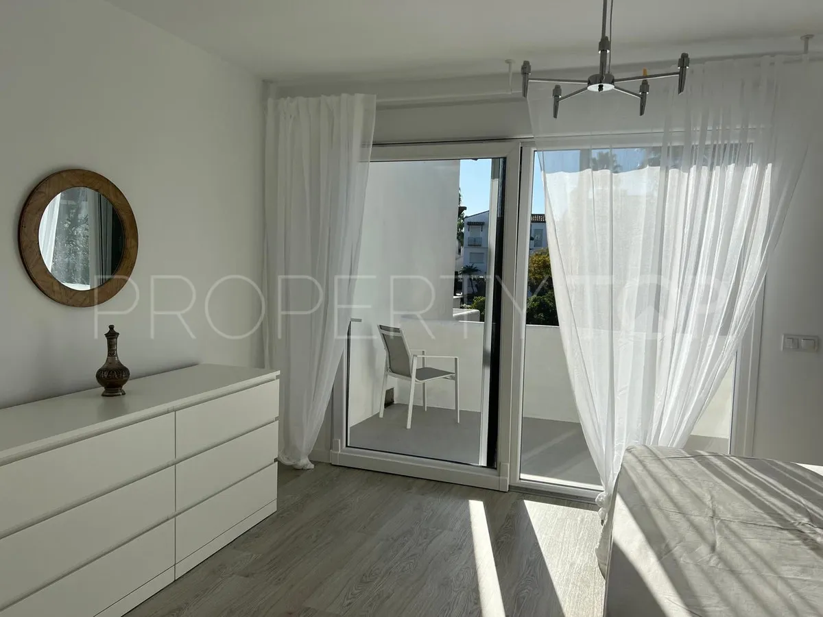 For sale 3 bedrooms town house in Estepona