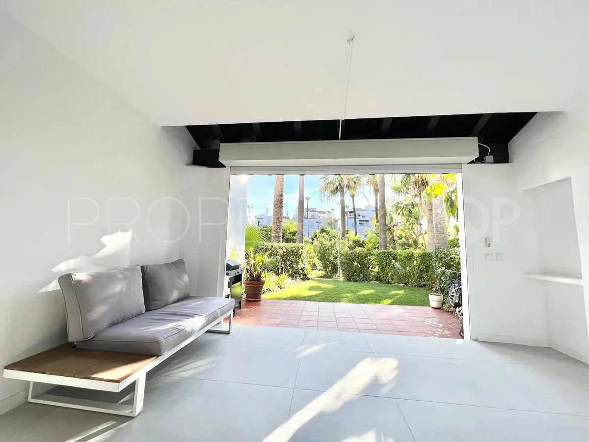 For sale 3 bedrooms town house in Estepona