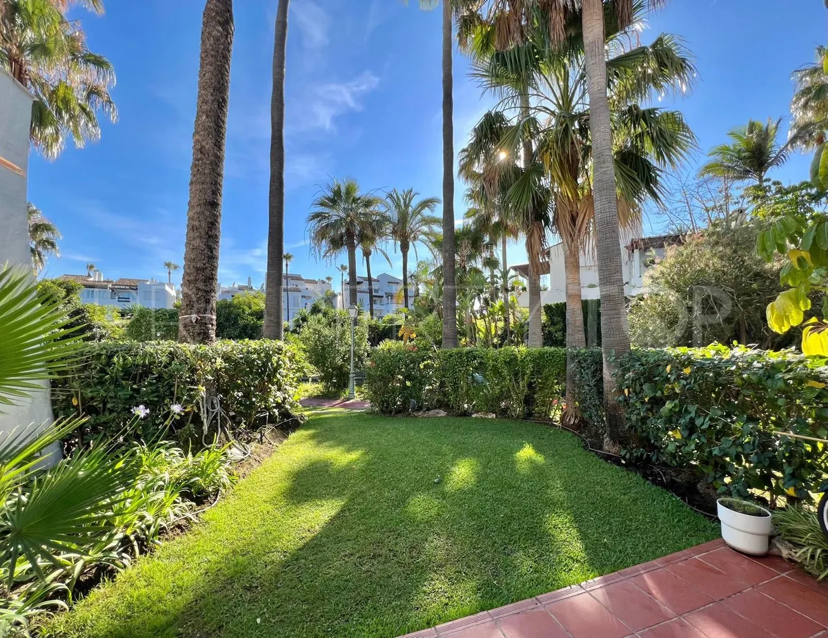 For sale 3 bedrooms town house in Estepona