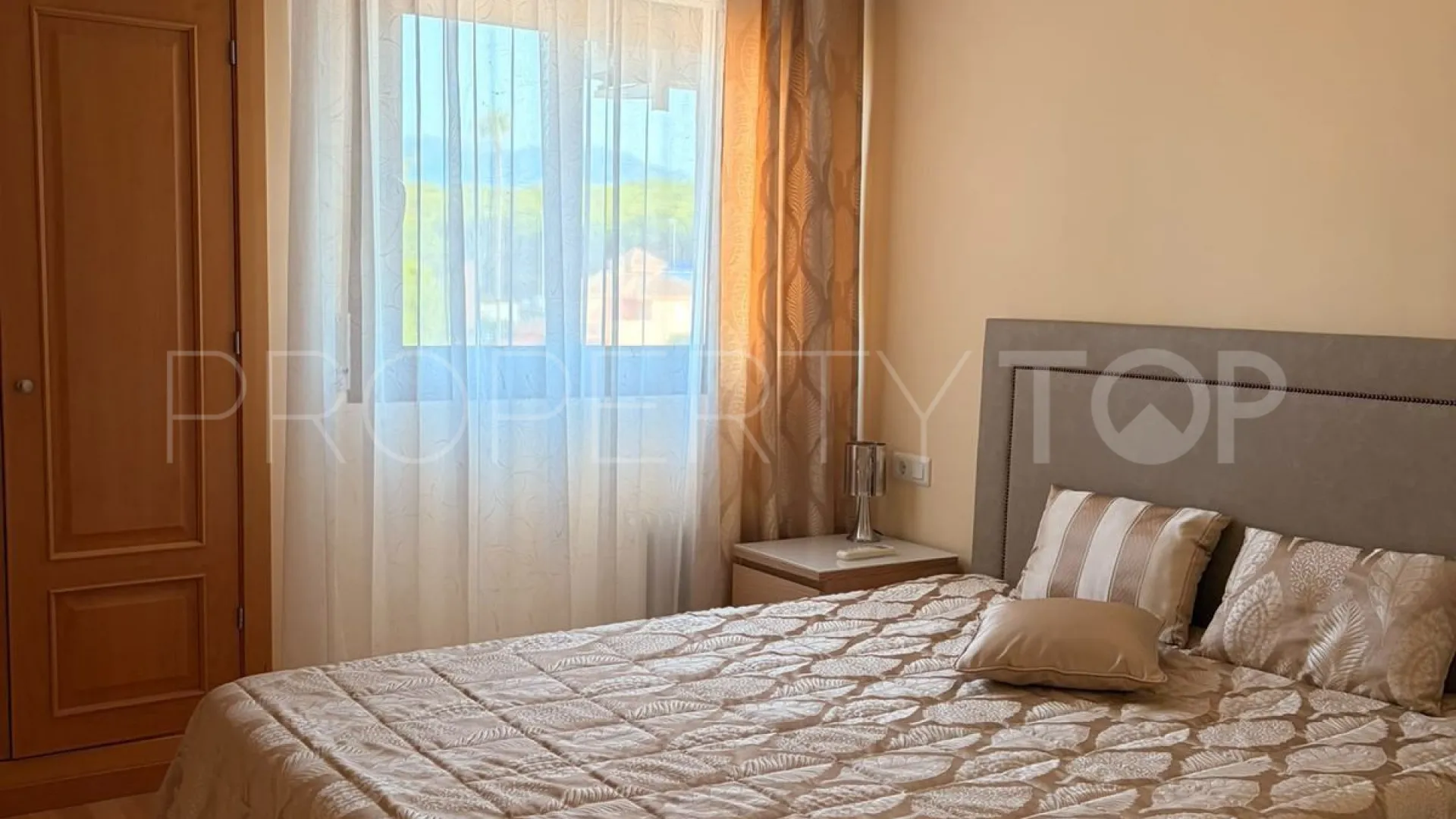 Buy Marbella City apartment with 2 bedrooms
