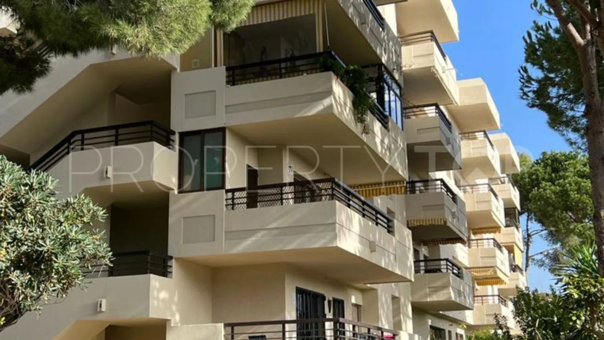 Buy Marbella City apartment with 2 bedrooms