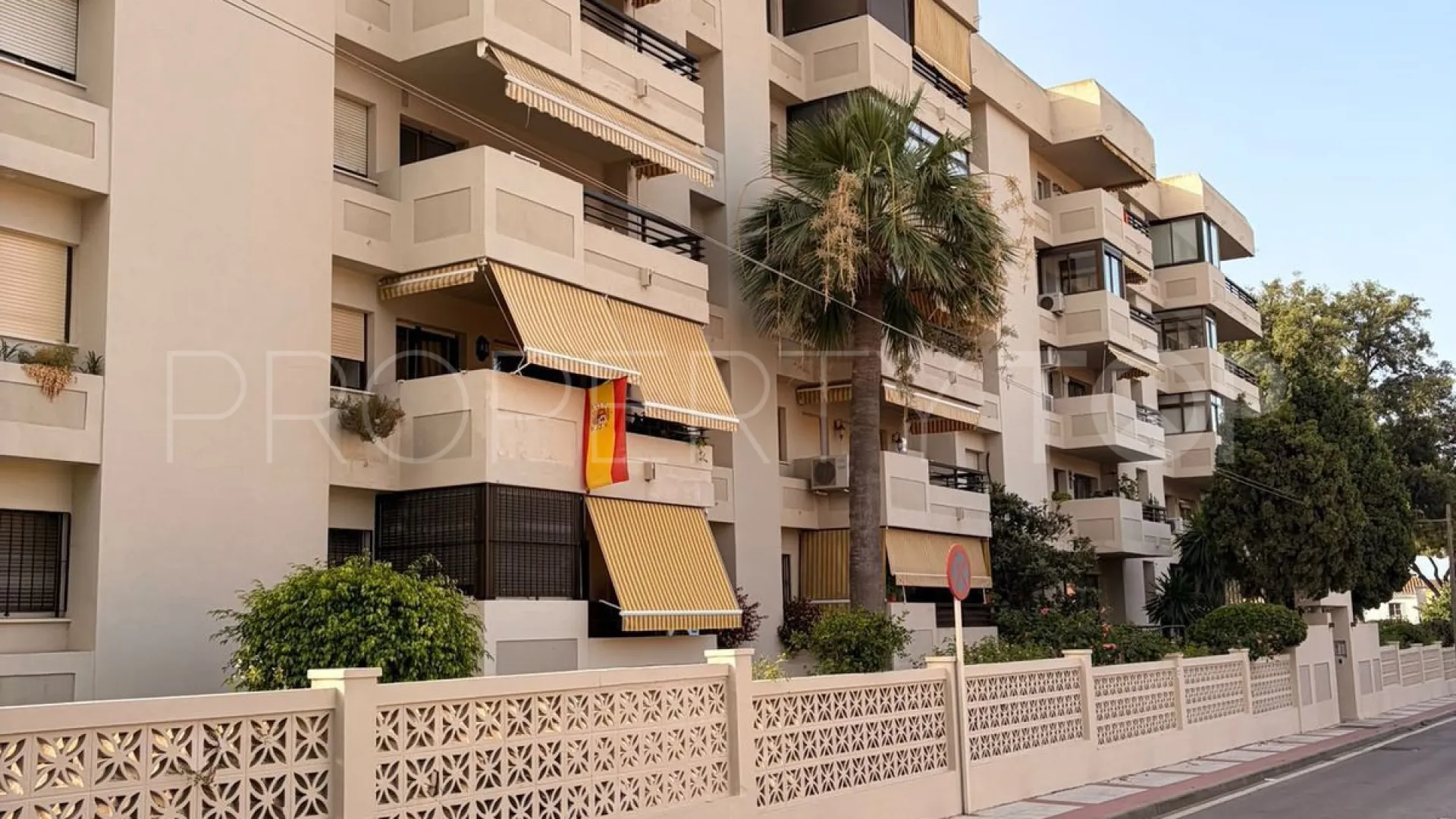 Buy Marbella City apartment with 2 bedrooms