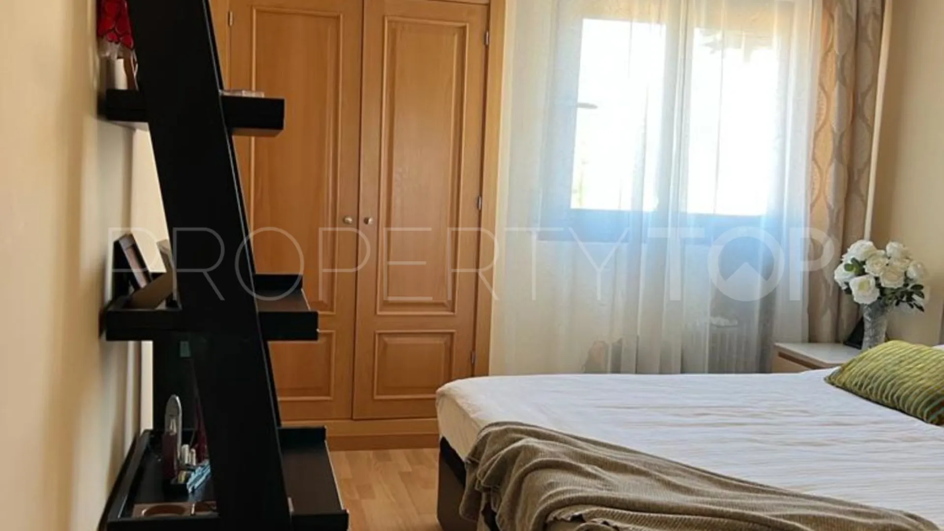 Buy Marbella City apartment with 2 bedrooms